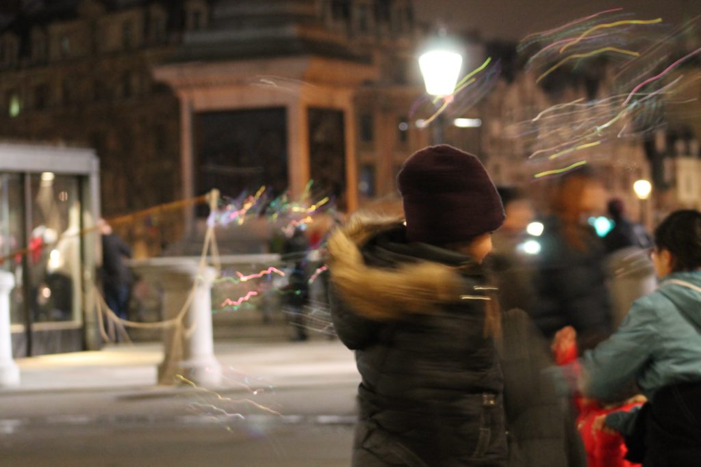 ArgeyDaughter playing with the bubbles in Trafalgar Square at Night