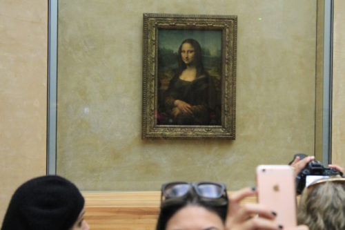 You want to be stress free when you finally get to the front of the queue to see the Mona Lina.